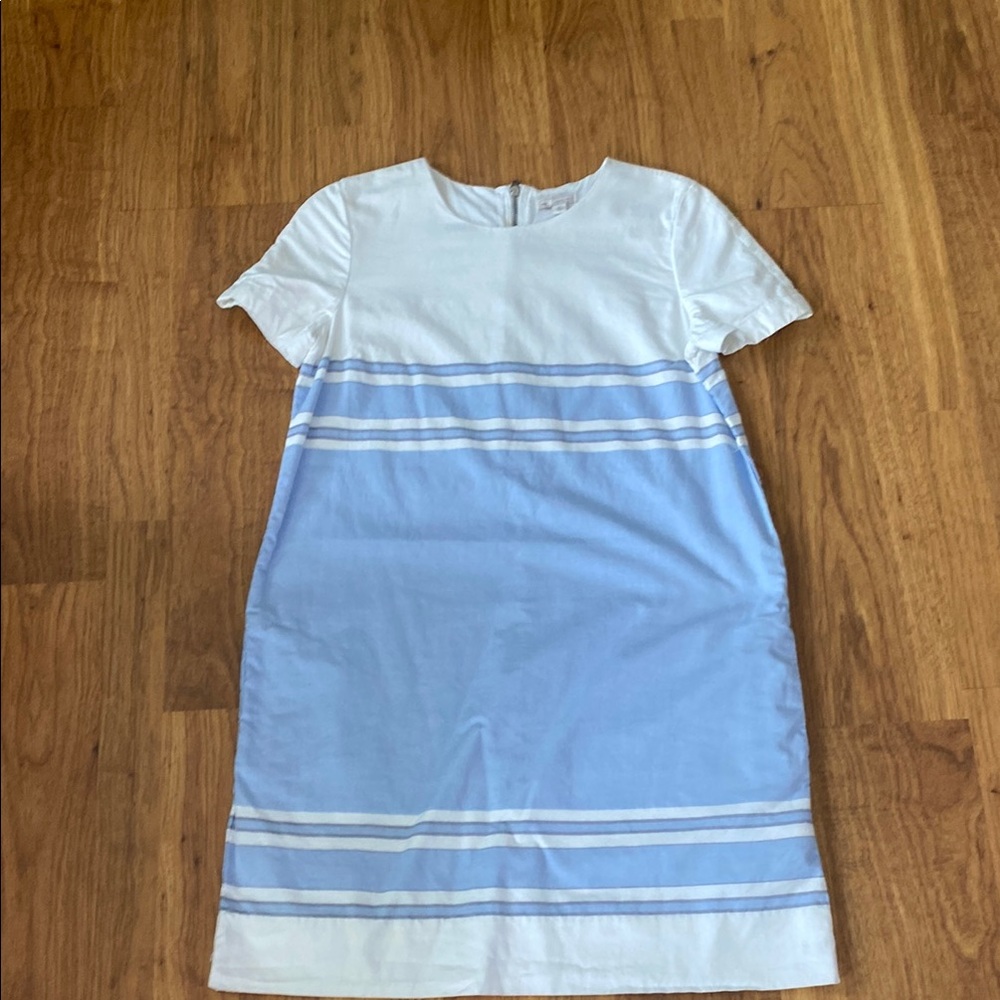 BNWT GAP Blue and White Striped  Dress with zipper back and front pockets.